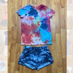 Set of Girl’s Tie-Dye Tee & Shorts (10/12)